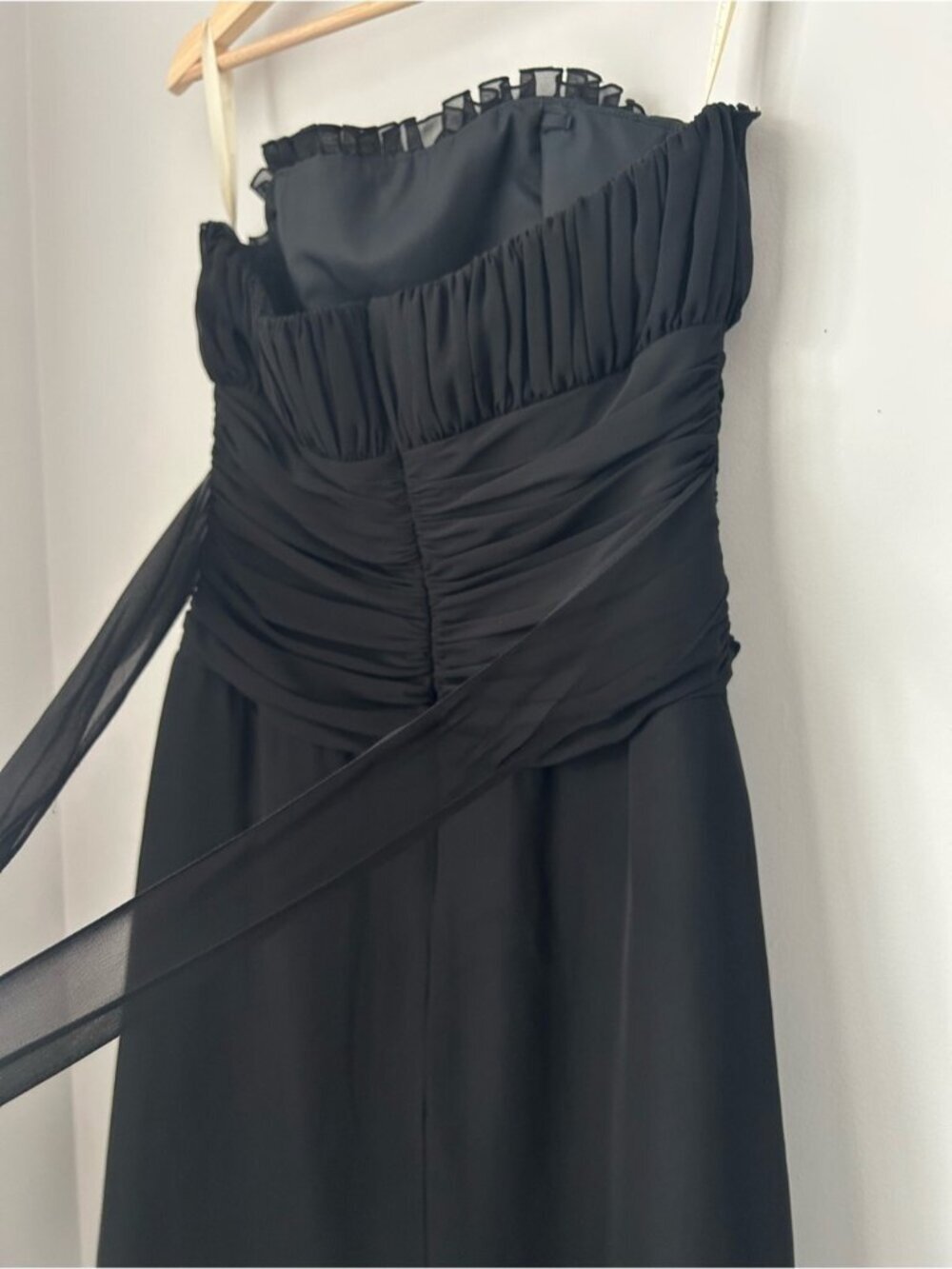 Elegant Strapless Black Occasion Dress - Picture 5 of 6